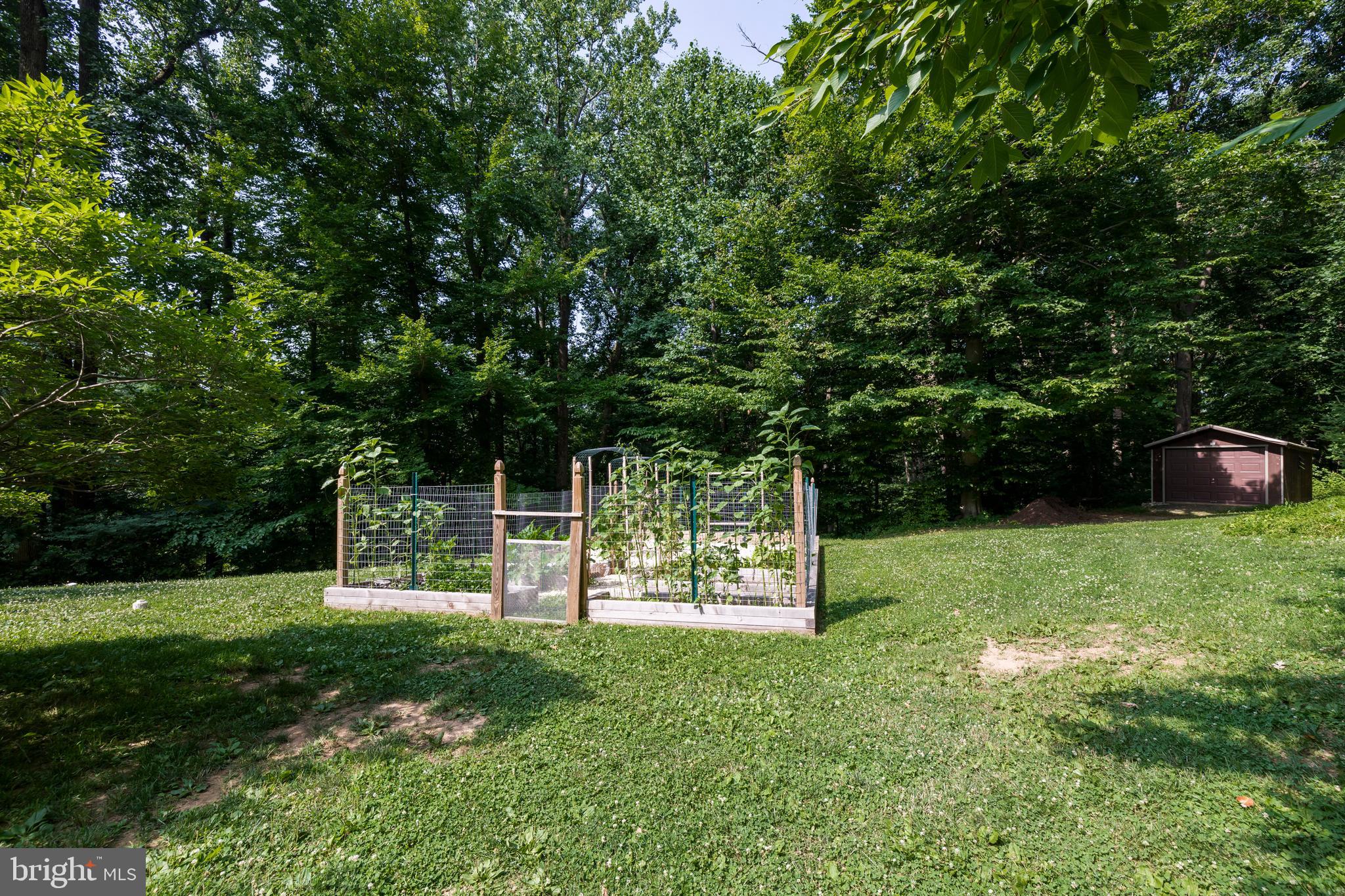 29 Rabbit Run Lane Glenmoore, PA 19343 - Photo 29 of 31 Garden in backyard
