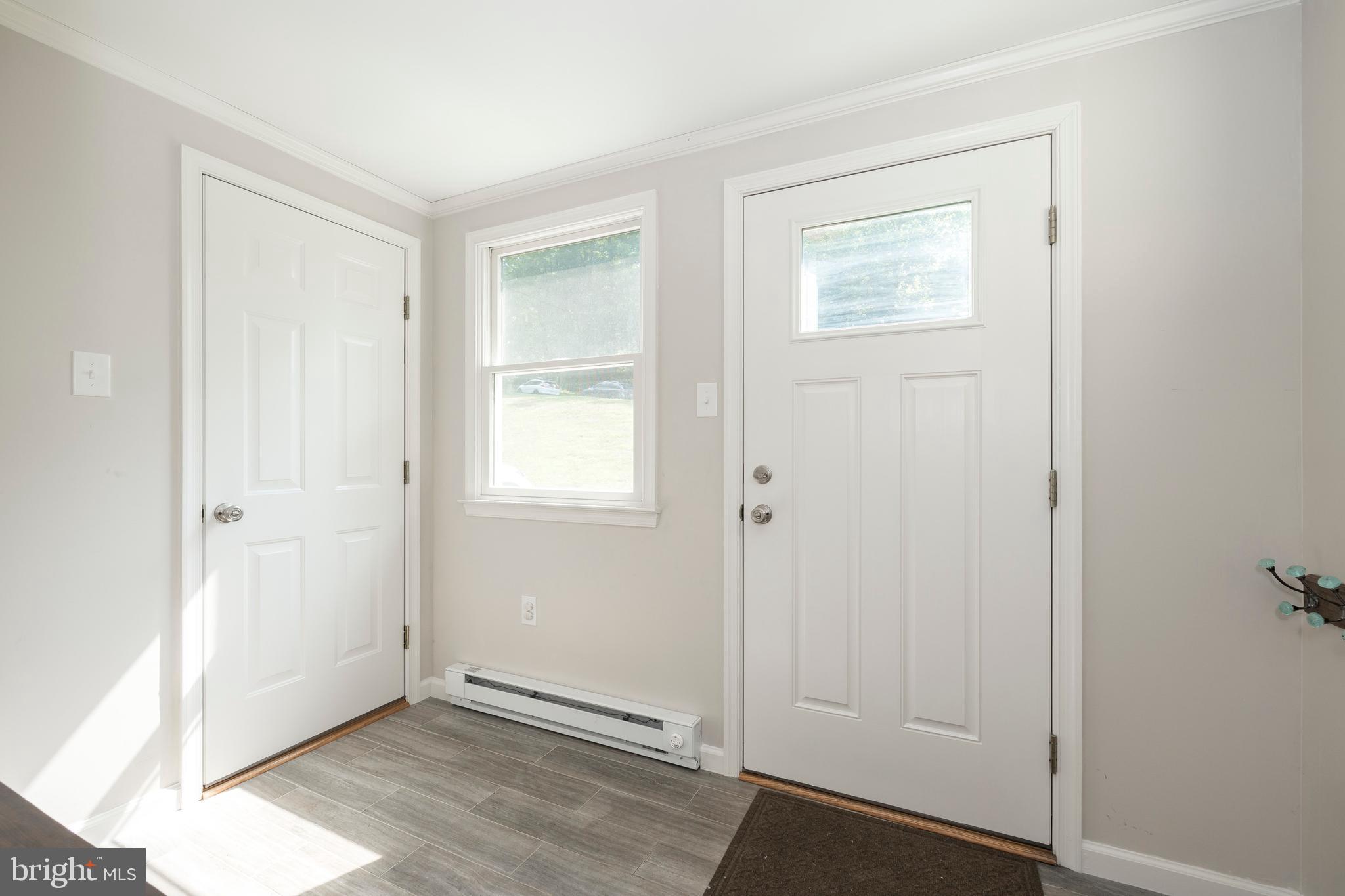 29 Rabbit Run Lane Glenmoore, PA 19343 - Photo 6 of 31 Entry Foyer
