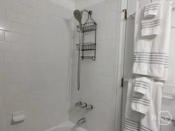 $3,200 | 217 West Taylor Street, Savannah, GA 31401