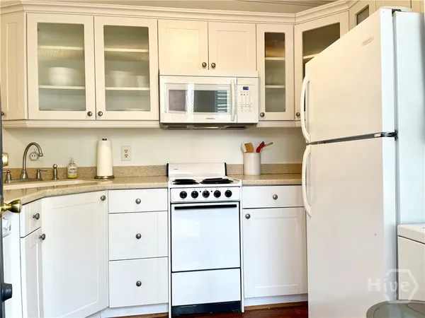 $3,200 | 217 West Taylor Street, Savannah, GA 31401