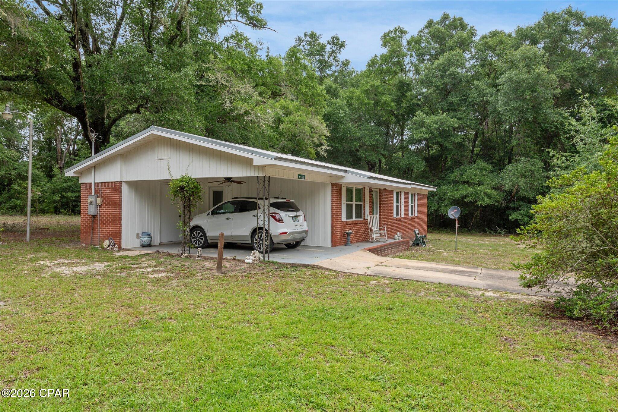 1561 Blue Creek Road Ponce de Leon, FL 32455 - Photo 2 of 25