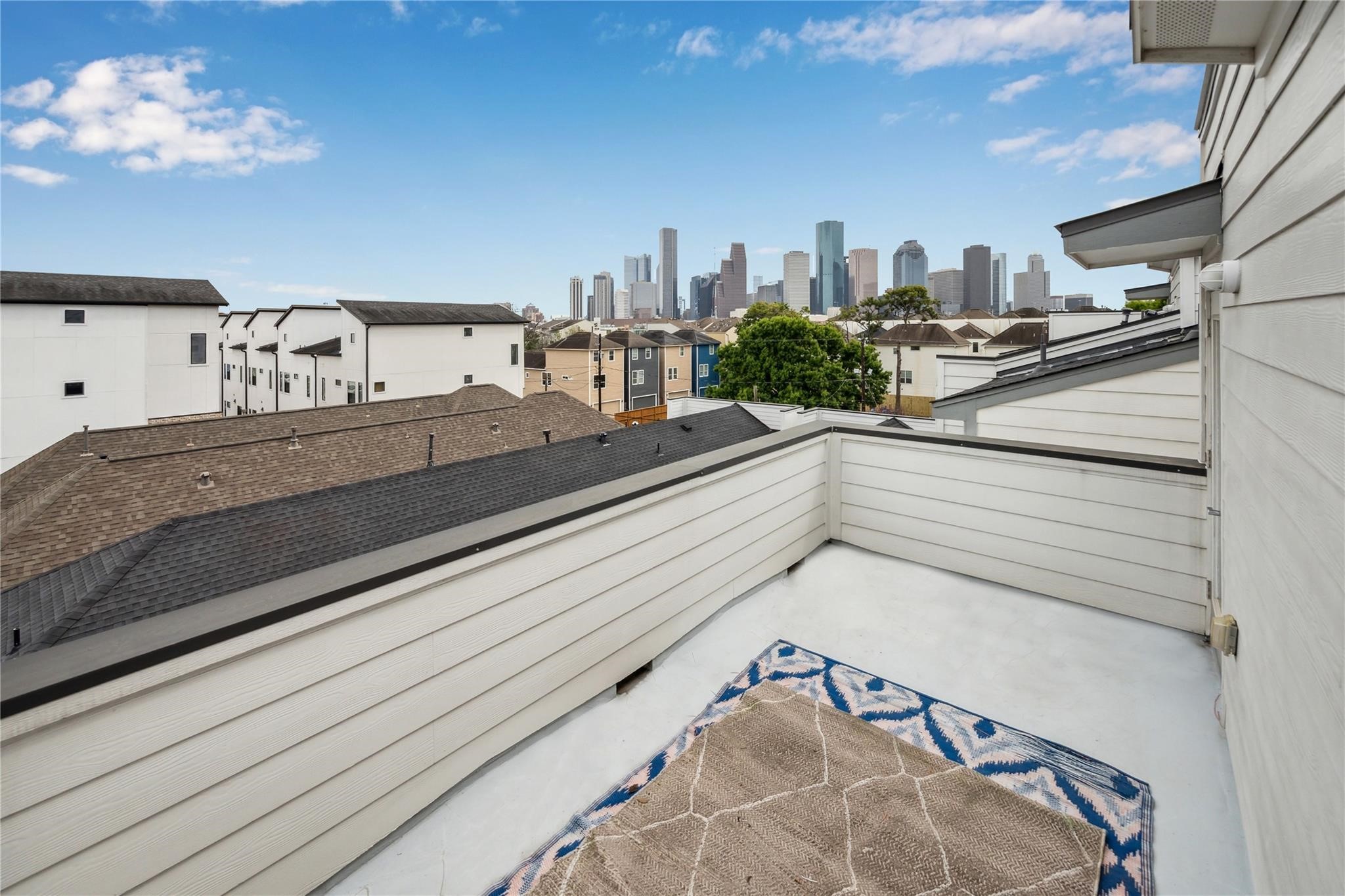 1508 Sabine Street Houston, TX 77007 - Photo 29 of 38 Fourth floor terrace with SPECTACULAR Downtown views!!