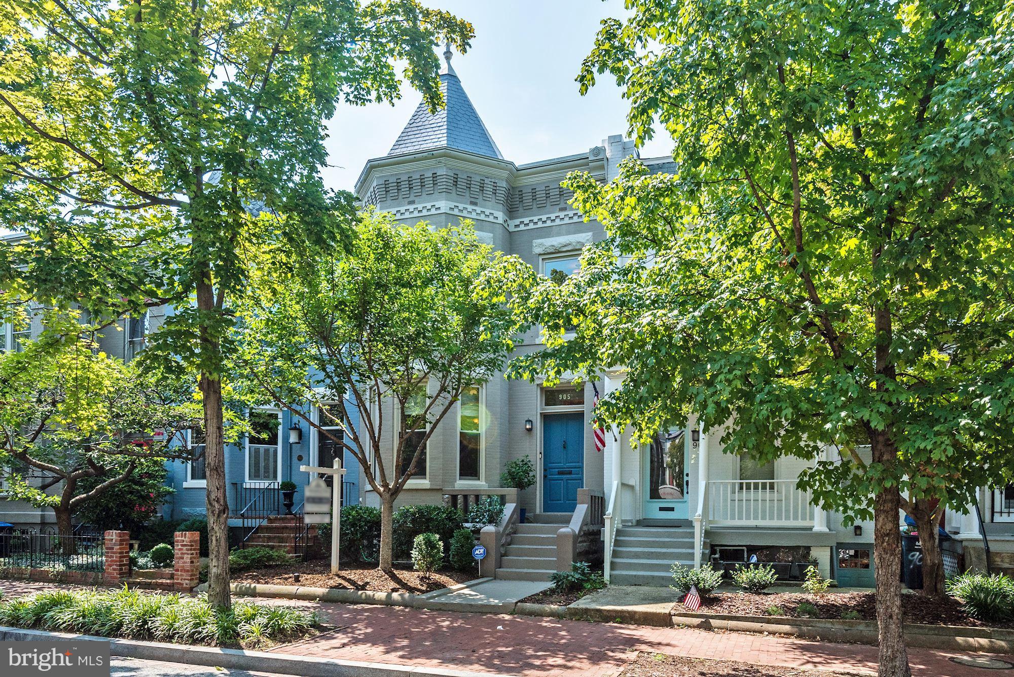 905 Constitution Ave NE