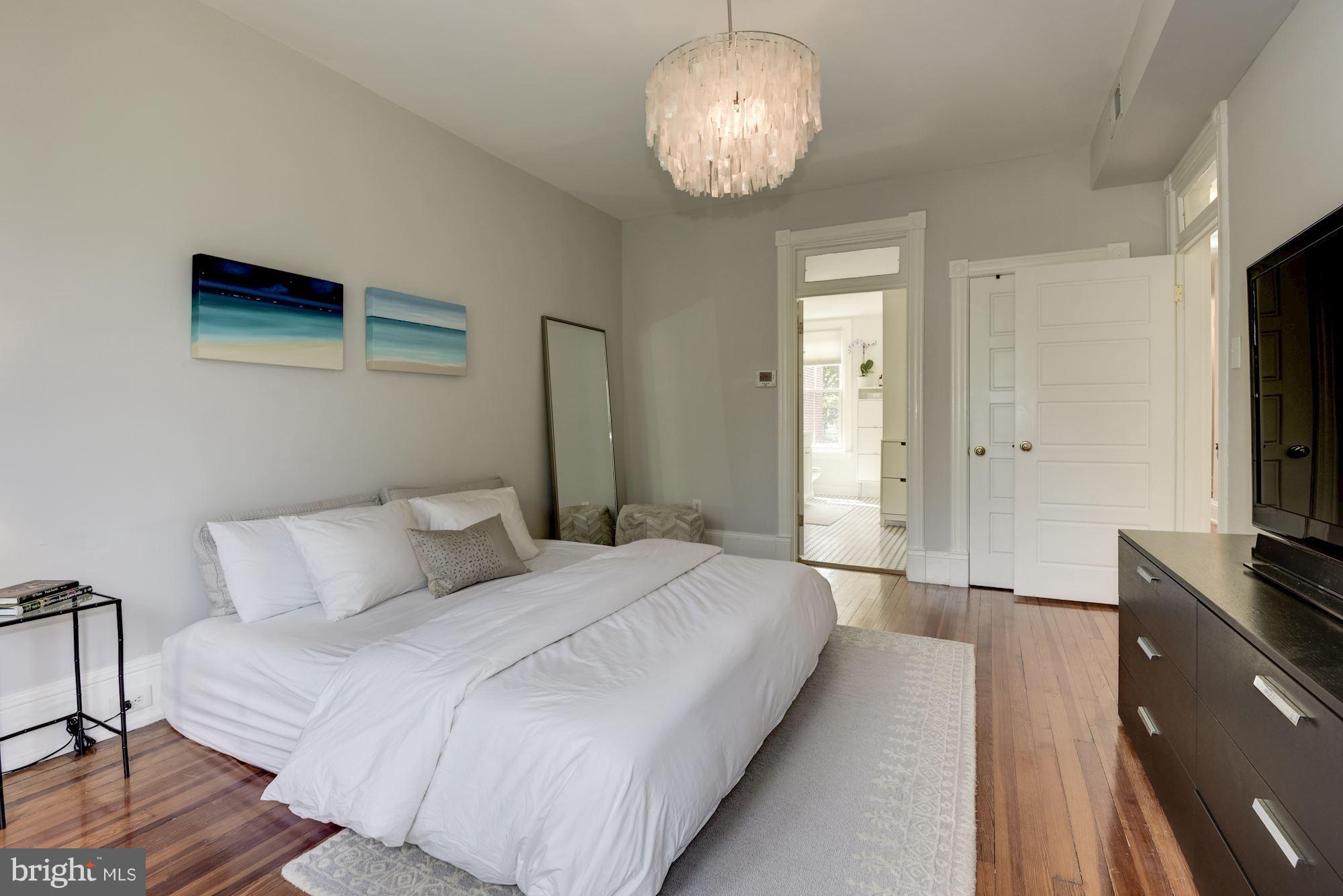 905 Constitution Avenue Northeast Washington, DC 20002 - Photo 13 of 30 'en-suite' Bath