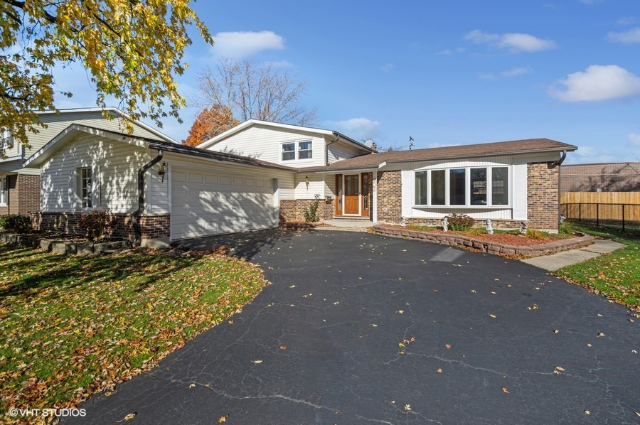 902 West Tanglewood Dr  