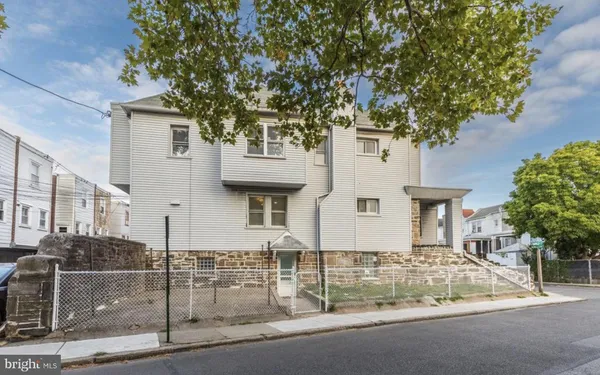 $2,500 | 200 Kingston Road, Upper Darby, PA 19082