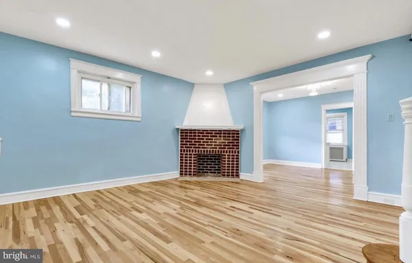 $2,500 | 200 Kingston Road, Upper Darby, PA 19082