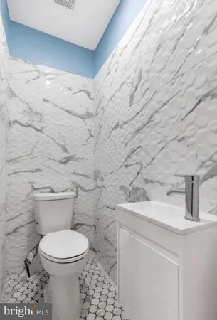 $2,500 | 200 Kingston Road, Upper Darby, PA 19082