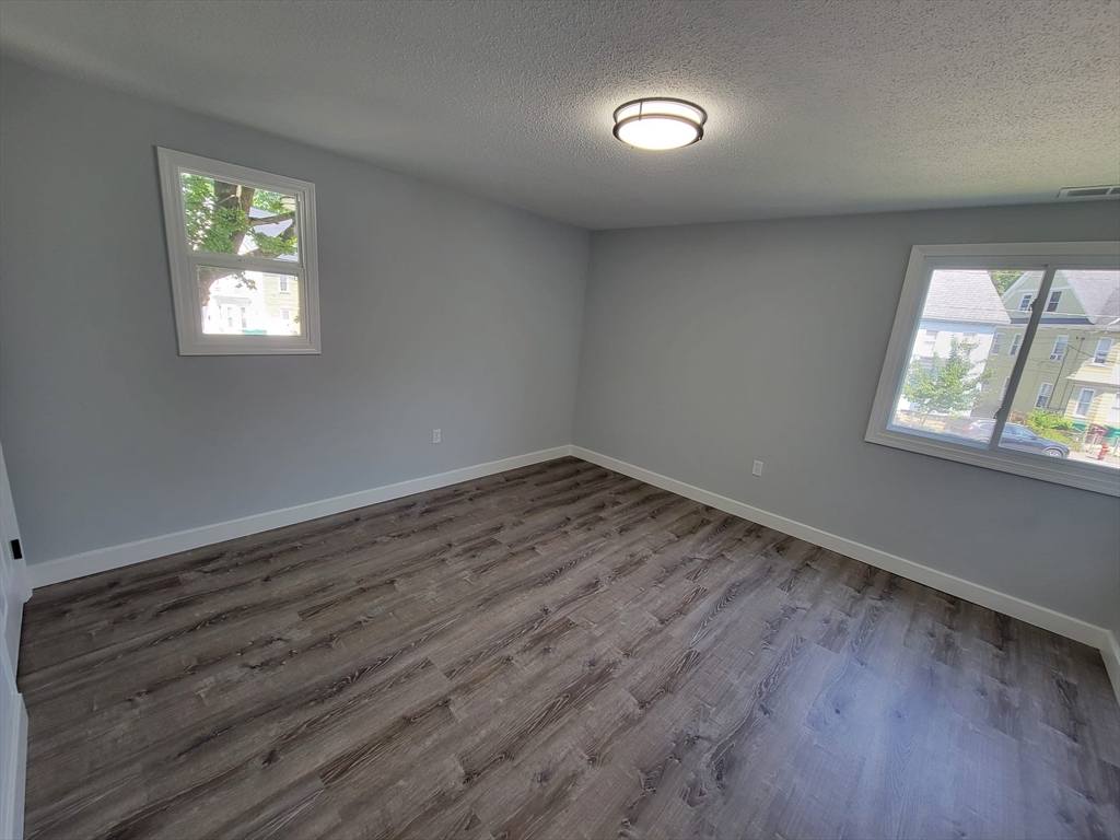5 Lenox Street, Unit 4 Lowell, MA 01852 - Photo 5 of 34