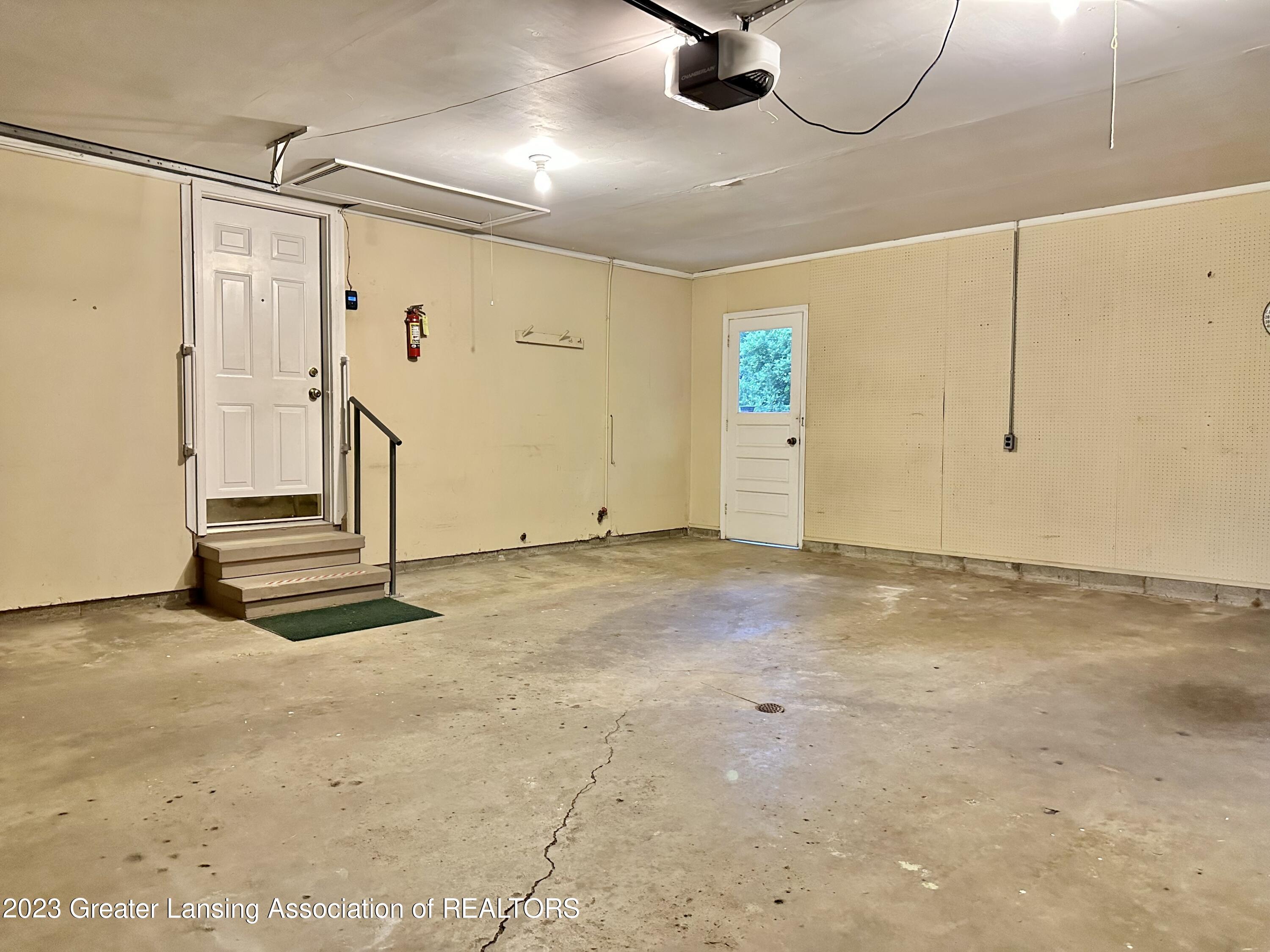 414 North Creyts Road Lansing, MI 48917 - Photo 60 of 80 Garage