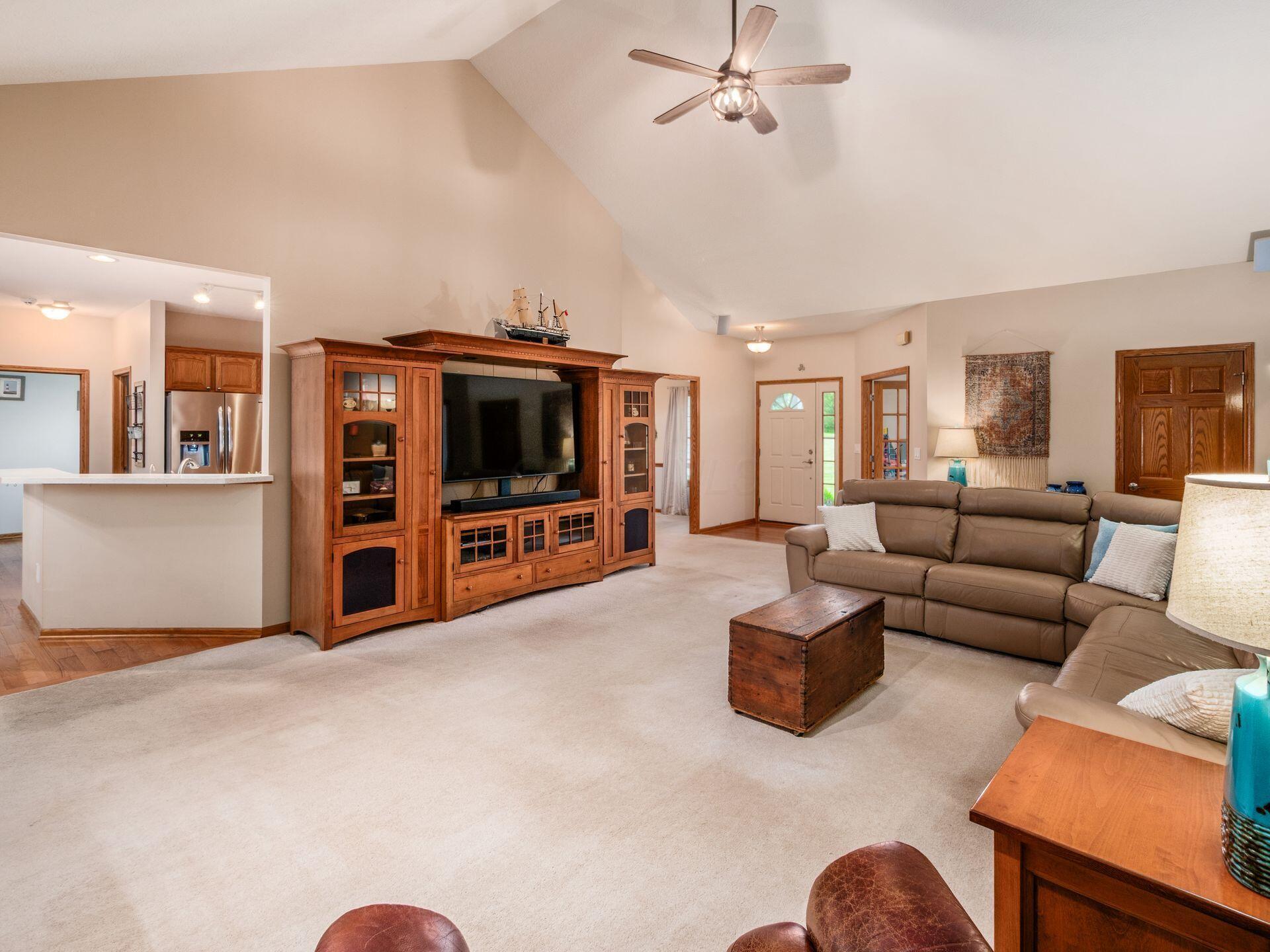 1397 Horseshoe Road Delaware, OH 43015 - Photo 14 of 64 Great Room