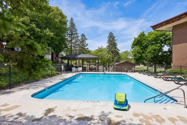 $306,700 | N85-w15700 N85-w15700 Ridge Road Road, Unit 307, Menomonee Falls, WI 53051