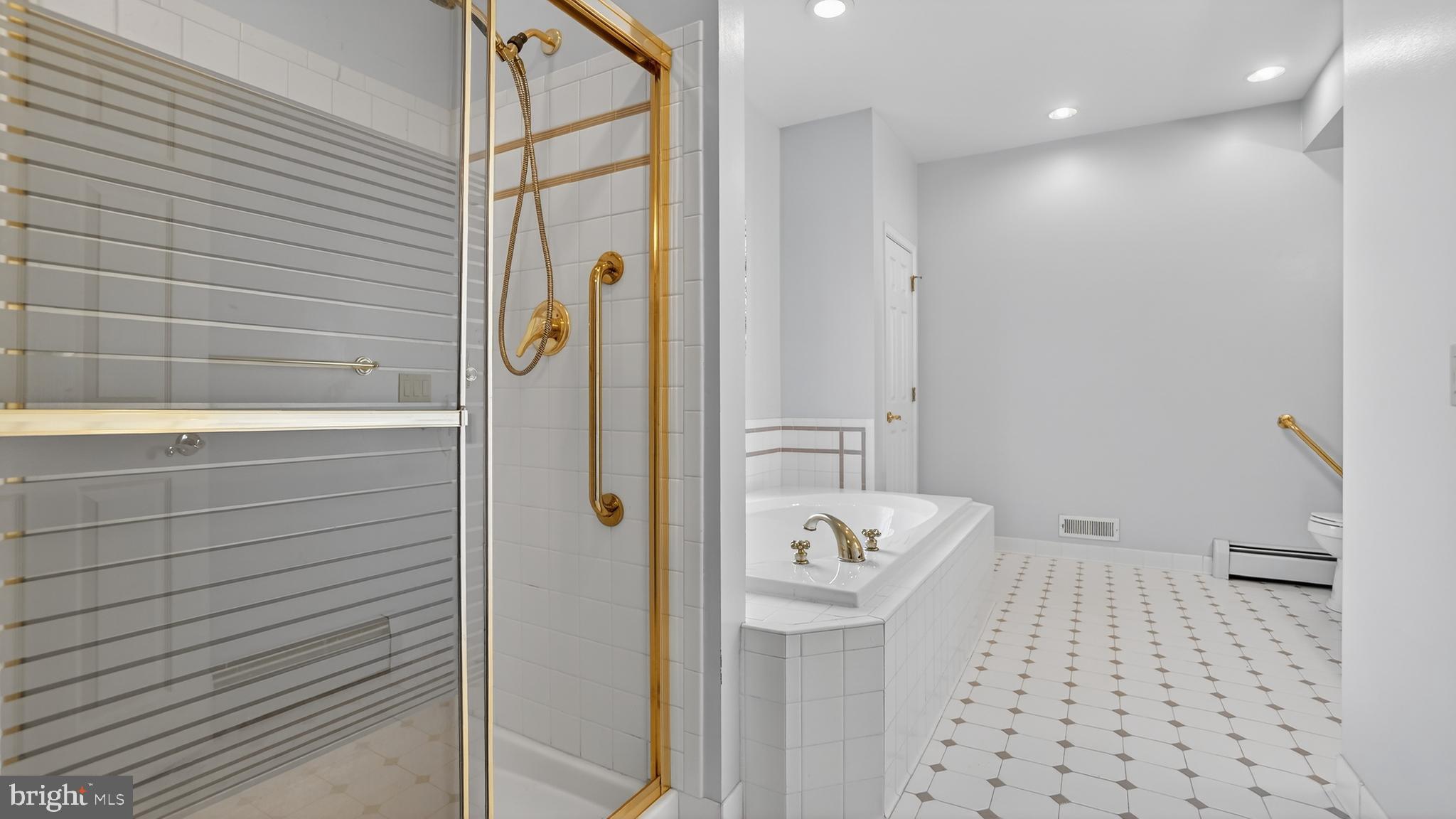 15022 Snowden Drive Silver Spring, MD 20905 - Photo 16 of 88 First Floor Full Bath