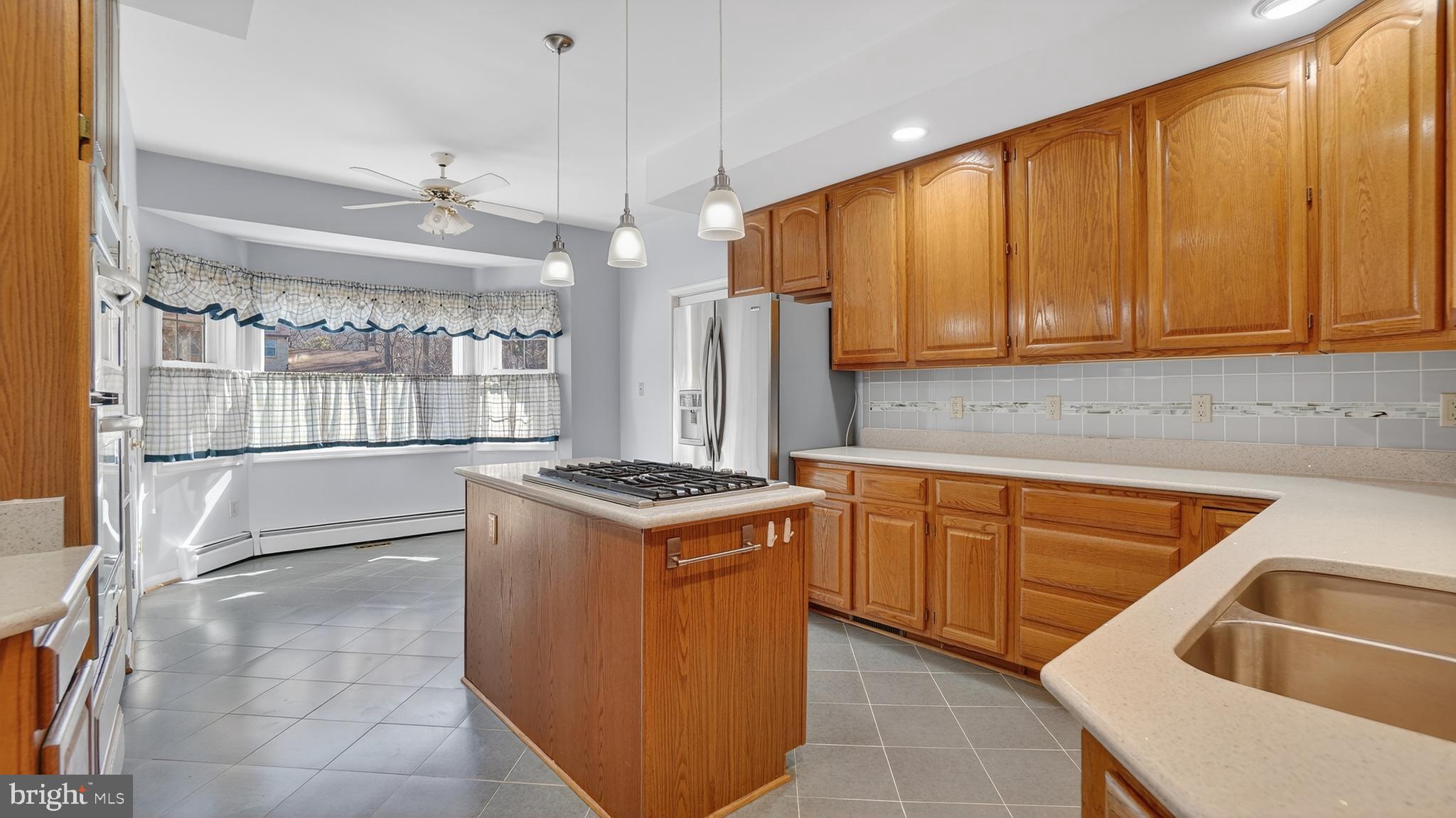 15022 Snowden Drive Silver Spring, MD 20905 - Photo 33 of 88 Corian Counters