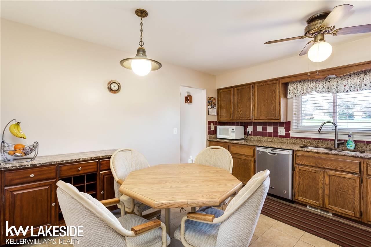 2202 Highsplint Drive Rochester Hills, MI 48307 - Photo 3 of 18