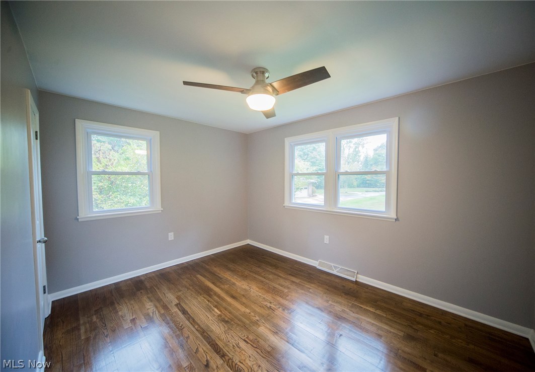 73 Warner Road Southeast Hubbard, OH 44425 - Photo 13 of 16 Gallery Image 13