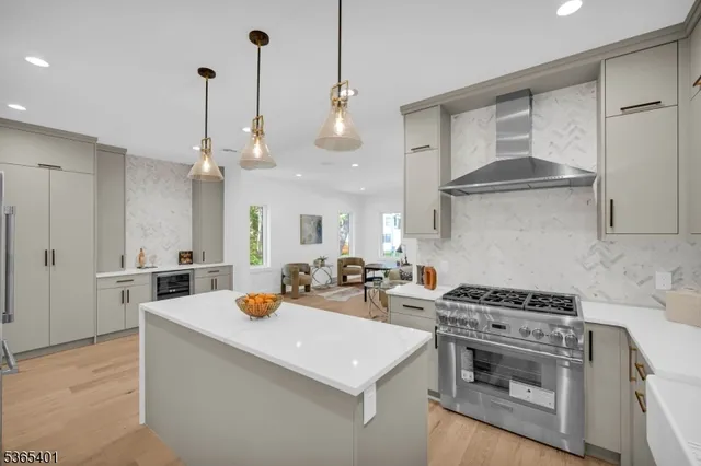 $1,699,000 | 25 Wardell Road, Livingston, NJ 07039