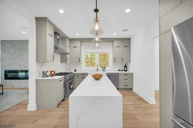 $1,699,000 | 25 Wardell Road, Livingston, NJ 07039