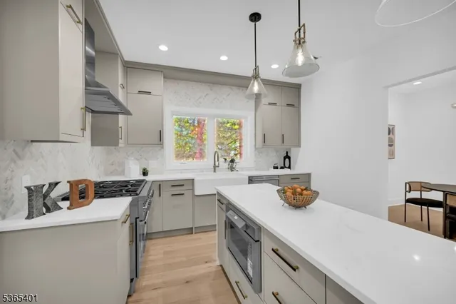 $1,699,000 | 25 Wardell Road, Livingston, NJ 07039