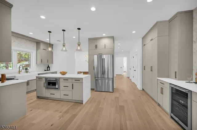 $1,699,000 | 25 Wardell Road, Livingston, NJ 07039