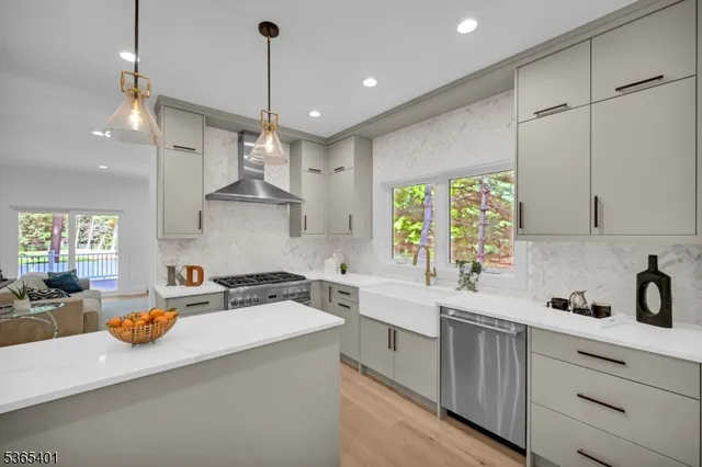 $1,699,000 | 25 Wardell Road, Livingston, NJ 07039