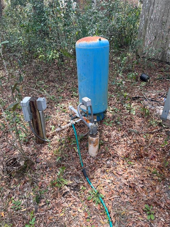 1963 Highway 20 Hawthorne, FL 32640 - Photo 12 of 12 a view of a backyard