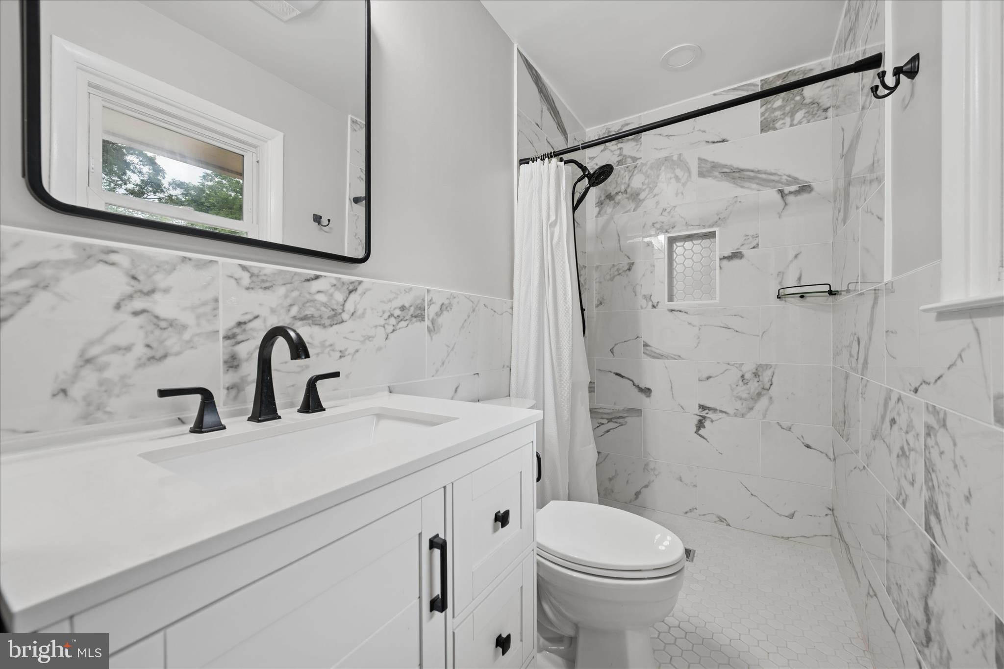 7052 Linganore Road Frederick, MD 21701 - Photo 30 of 76 Primary Bathroom