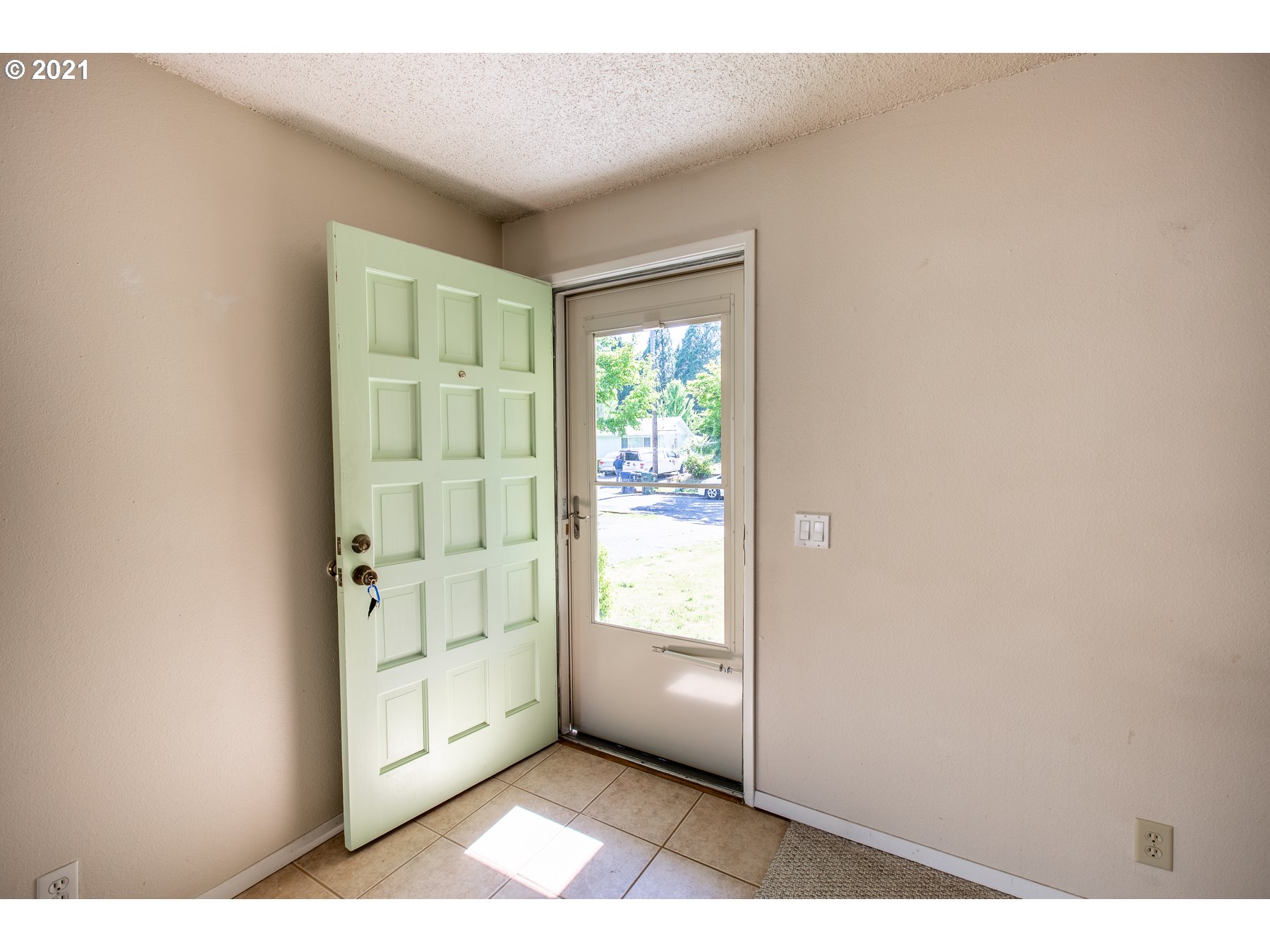 1139 Custom Way Springfield, OR 97477 - Photo 4 of 25