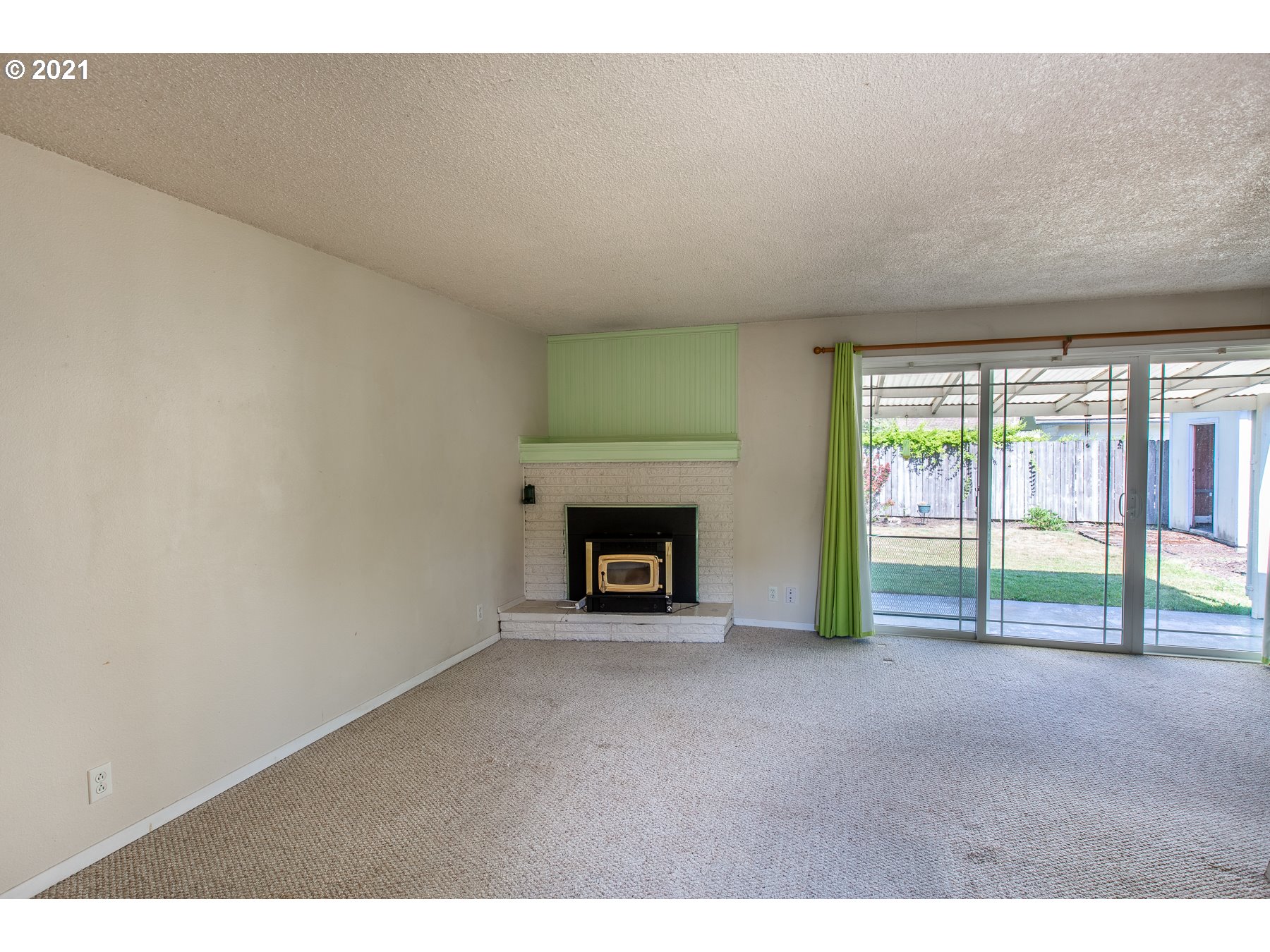 1139 Custom Way Springfield, OR 97477 - Photo 5 of 25