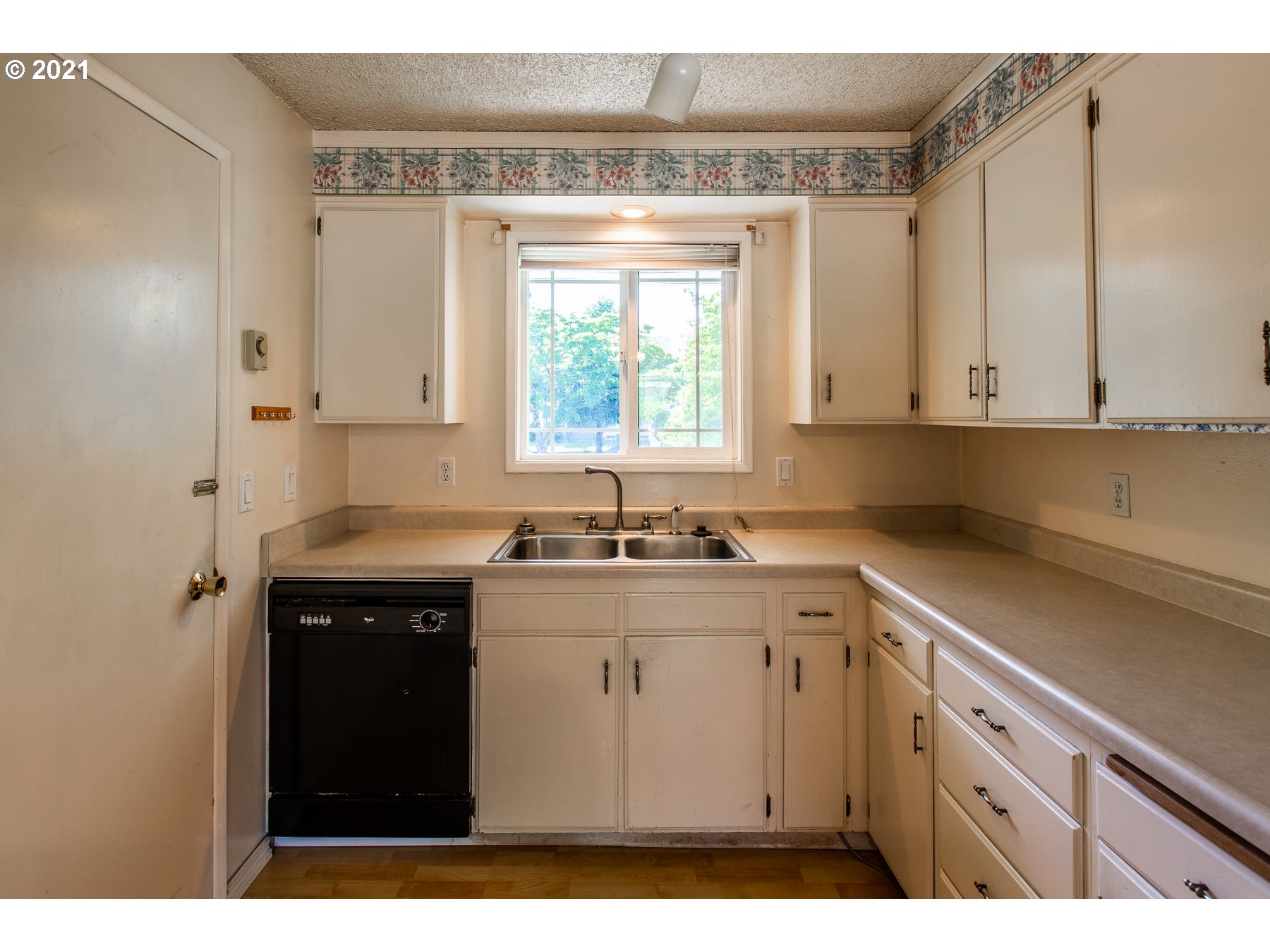 1139 Custom Way Springfield, OR 97477 - Photo 8 of 25