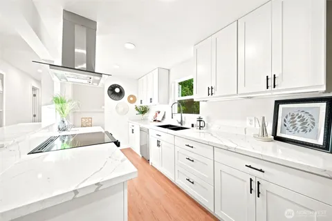 $949,999 | 17211 3rd Avenue Northeast, Shoreline, WA 98155