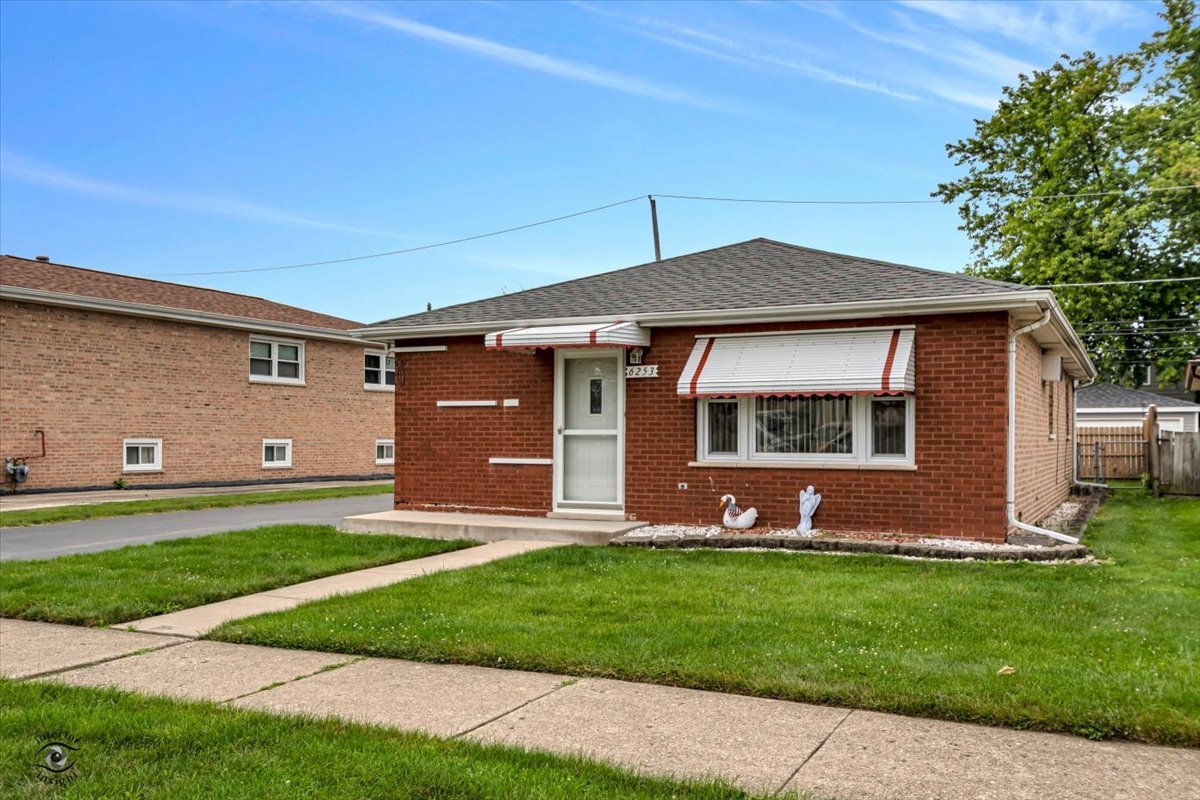 6253 Birmingham Street Chicago Ridge, IL 60415 - Photo 1 of 25