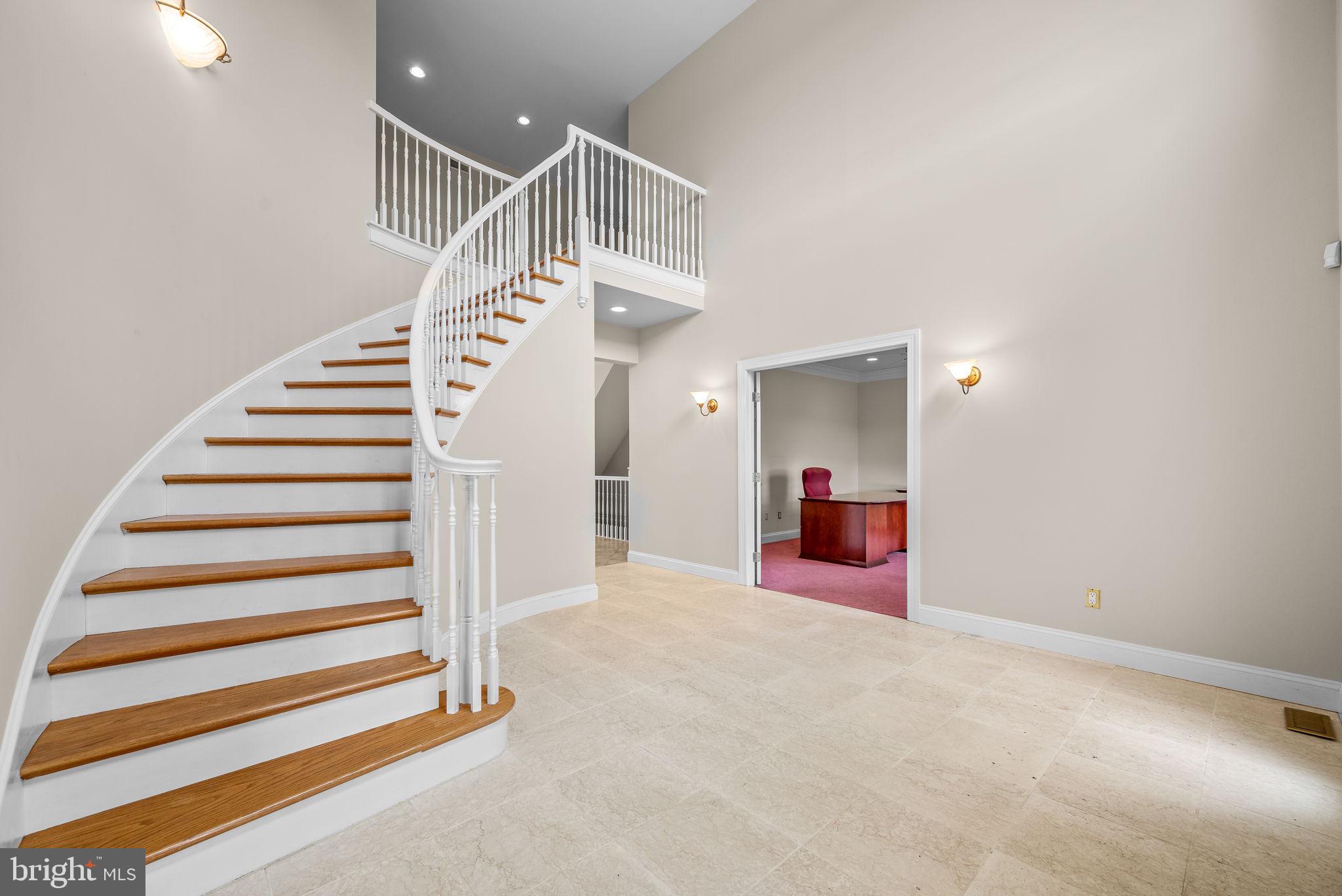 735 North Reeds Road Downingtown, PA 19335 - Photo 9 of 66 Foyer