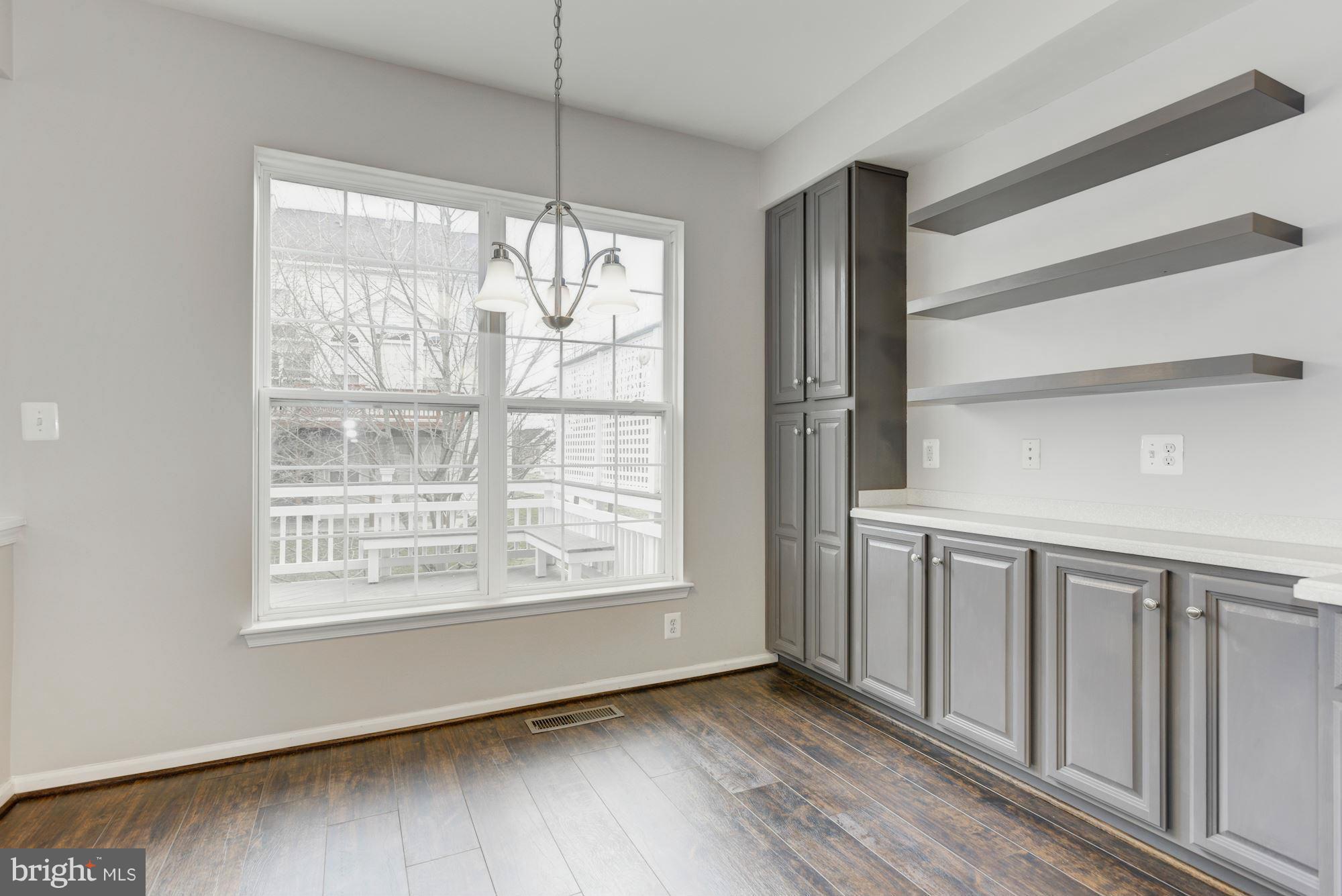 18292 Tupelo Ridge Terrace Leesburg, VA 20176 - Photo 12 of 30 Kitchen