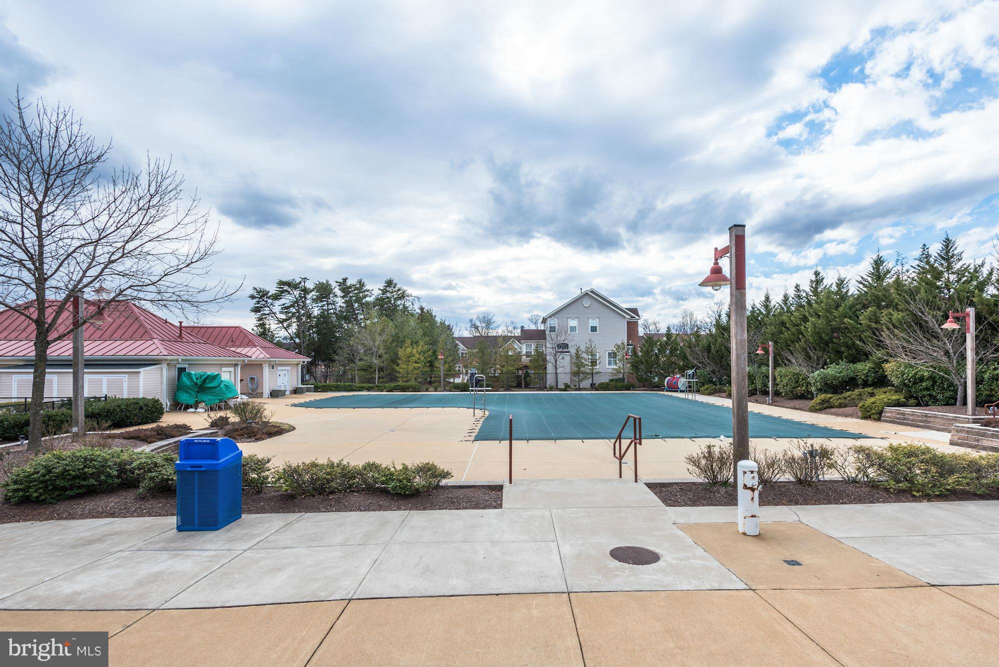 18292 Tupelo Ridge Terrace Leesburg, VA 20176 - Photo 29 of 30 Community Pool
