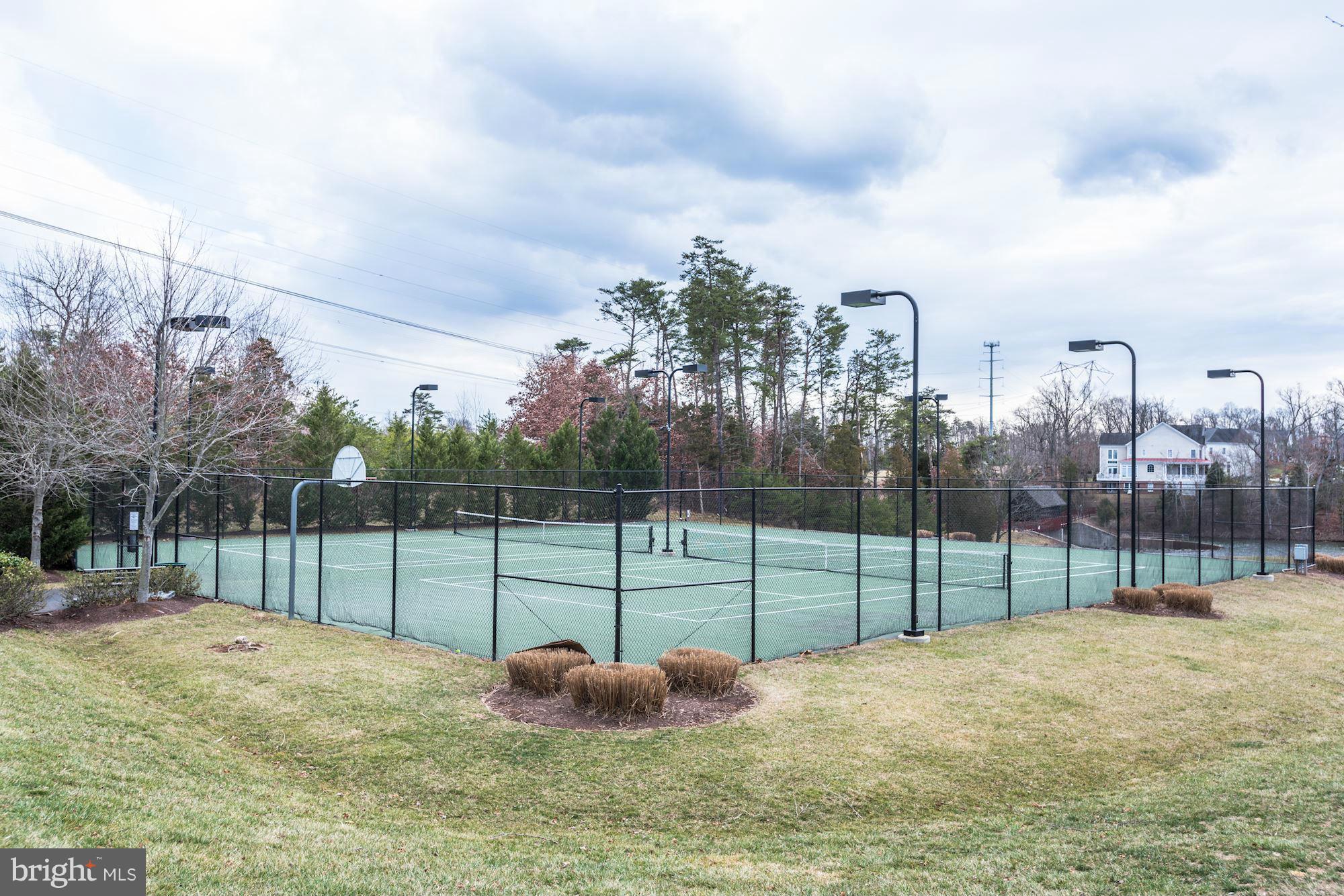 18292 Tupelo Ridge Terrace Leesburg, VA 20176 - Photo 30 of 30 Community Tennis Court
