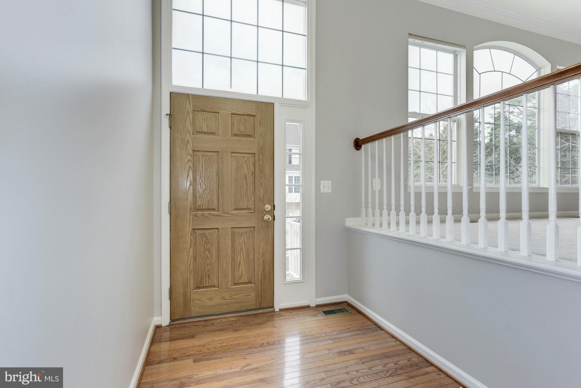 18292 Tupelo Ridge Terrace Leesburg, VA 20176 - Photo 3 of 30 Interior (General)