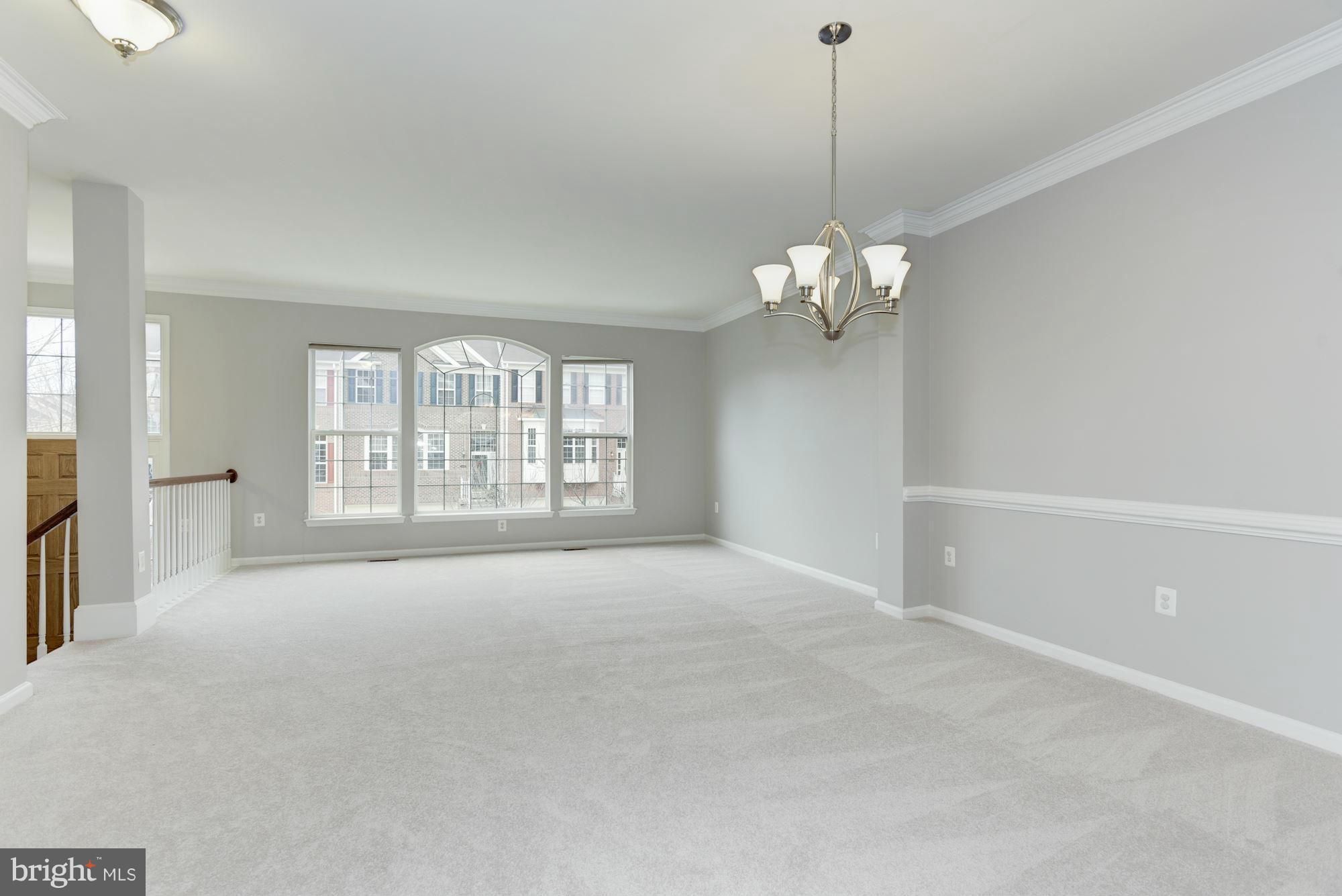 18292 Tupelo Ridge Terrace Leesburg, VA 20176 - Photo 5 of 30 Family Room
