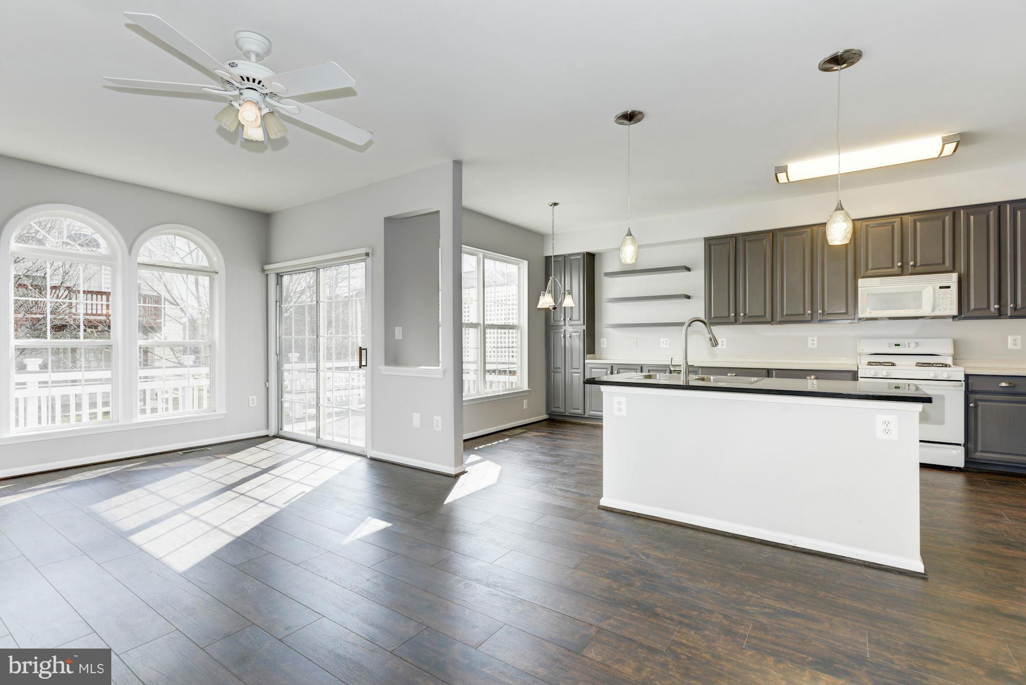 18292 Tupelo Ridge Terrace Leesburg, VA 20176 - Photo 8 of 30 Kitchen