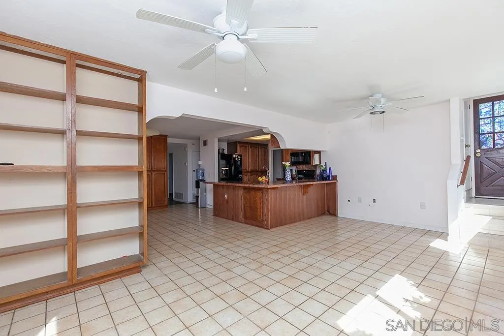 10941 Del Rio Road Spring Valley, CA 91978 - Photo 7 of 19