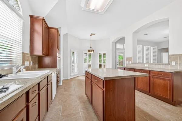 $2,750 | 24919 Corbin Gate Drive, Spring, TX 77389