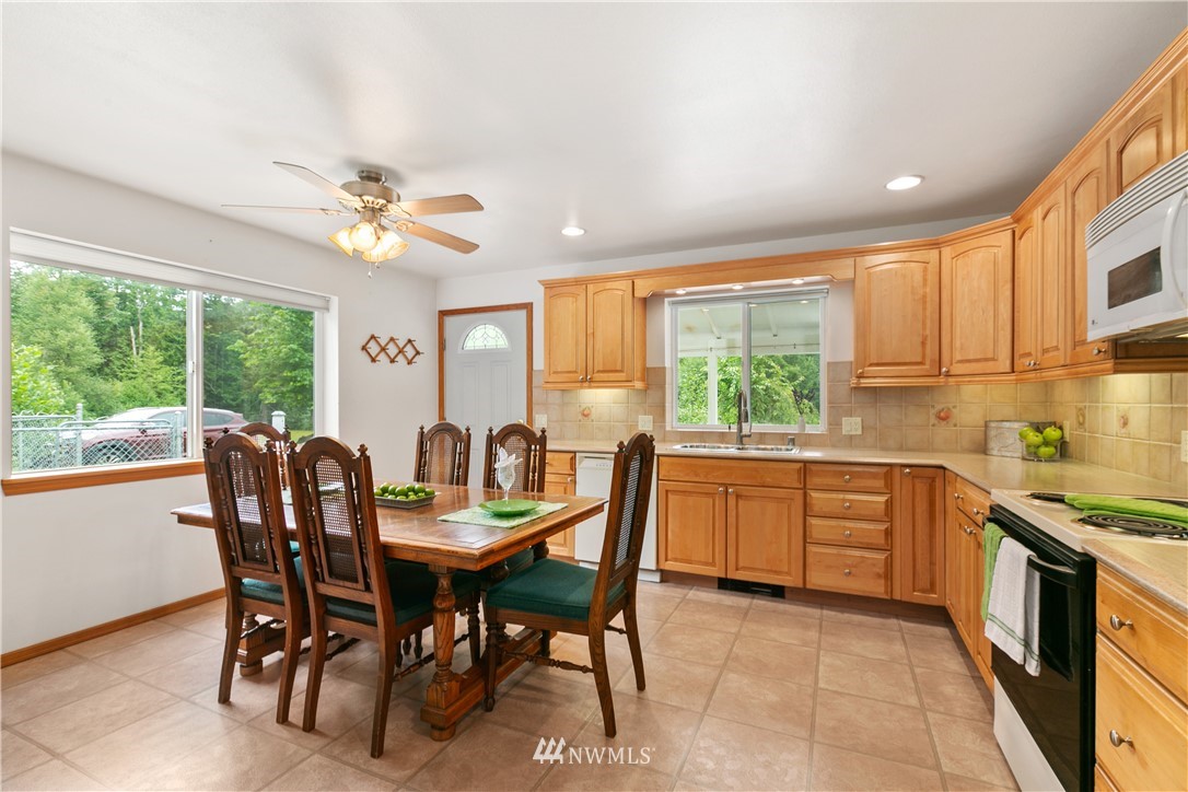 2261 Aldergrove Road Ferndale, WA 98248 - Photo 7 of 25
