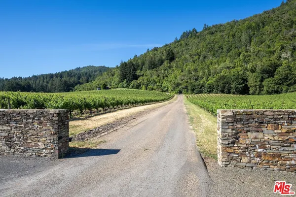 $28,500,000 | 7596 Sonoma Mountain Road, Glen Ellen, CA 95442