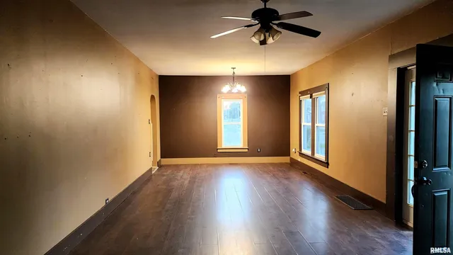 $60,000 | 210 East St Louis Street, West Frankfort, IL 62896