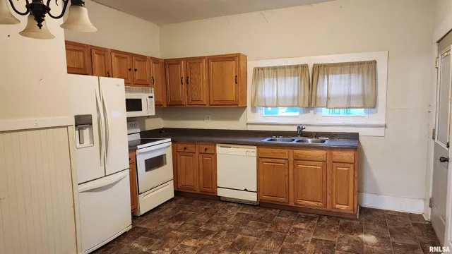 $60,000 | 210 East St Louis Street, West Frankfort, IL 62896