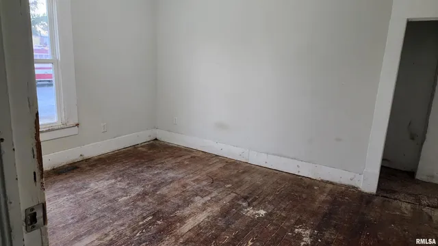 $60,000 | 210 East St Louis Street, West Frankfort, IL 62896