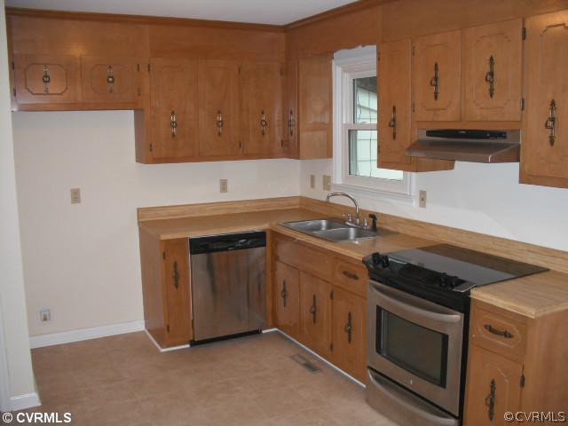 1711 Westbrook Road Hopewell, VA 23860 - Photo 5 of 14 Kitchen