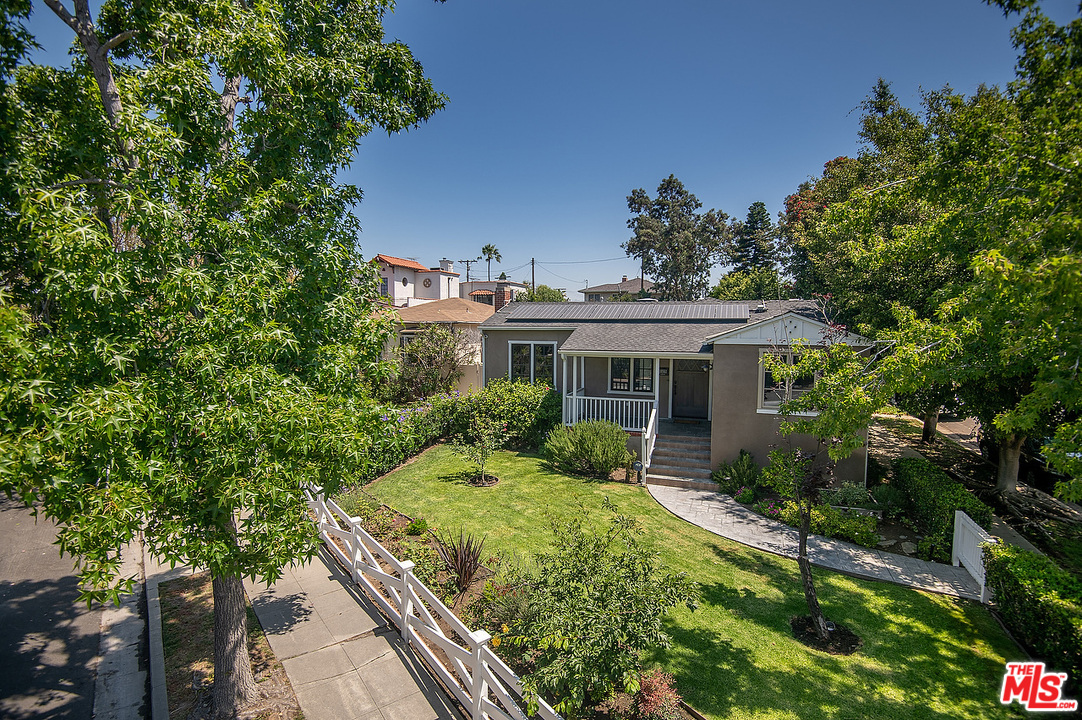 10561 Clarkson Road Los Angeles, CA 90064 - Photo 2 of 47 Gallery Image 2