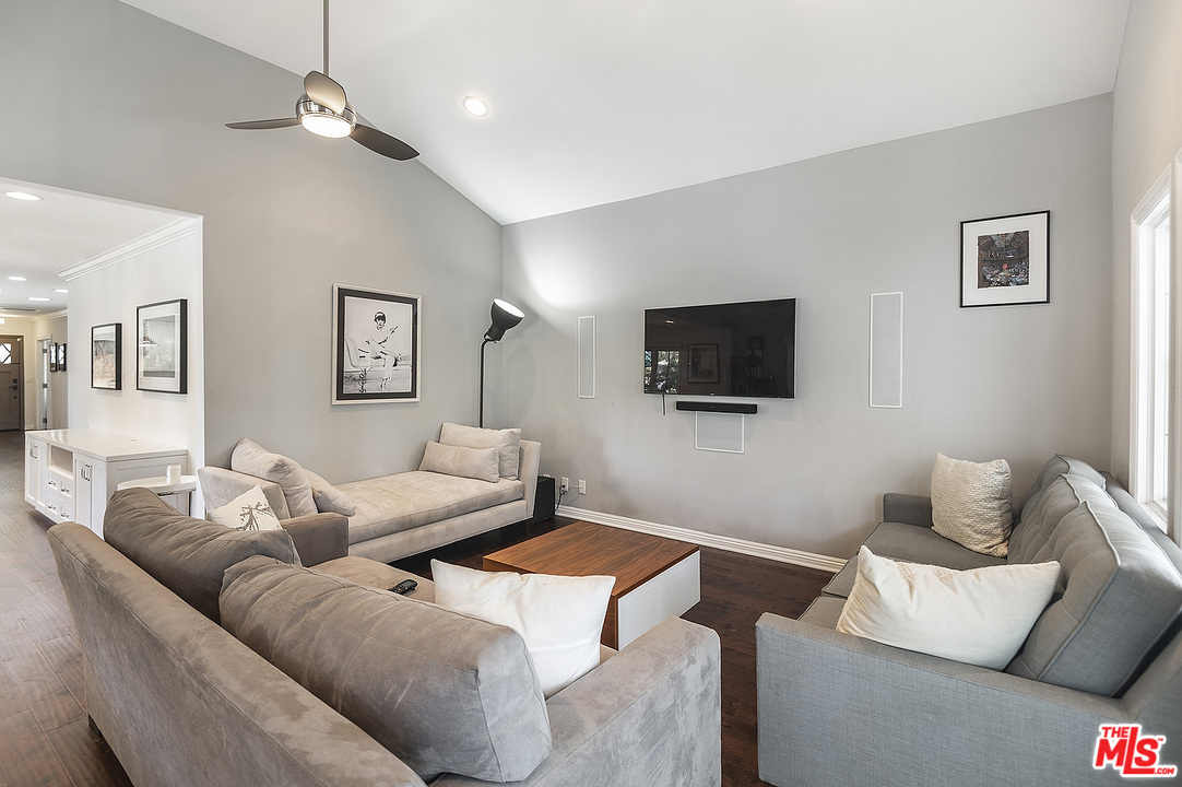 10561 Clarkson Road Los Angeles, CA 90064 - Photo 12 of 47 Gallery Image 12