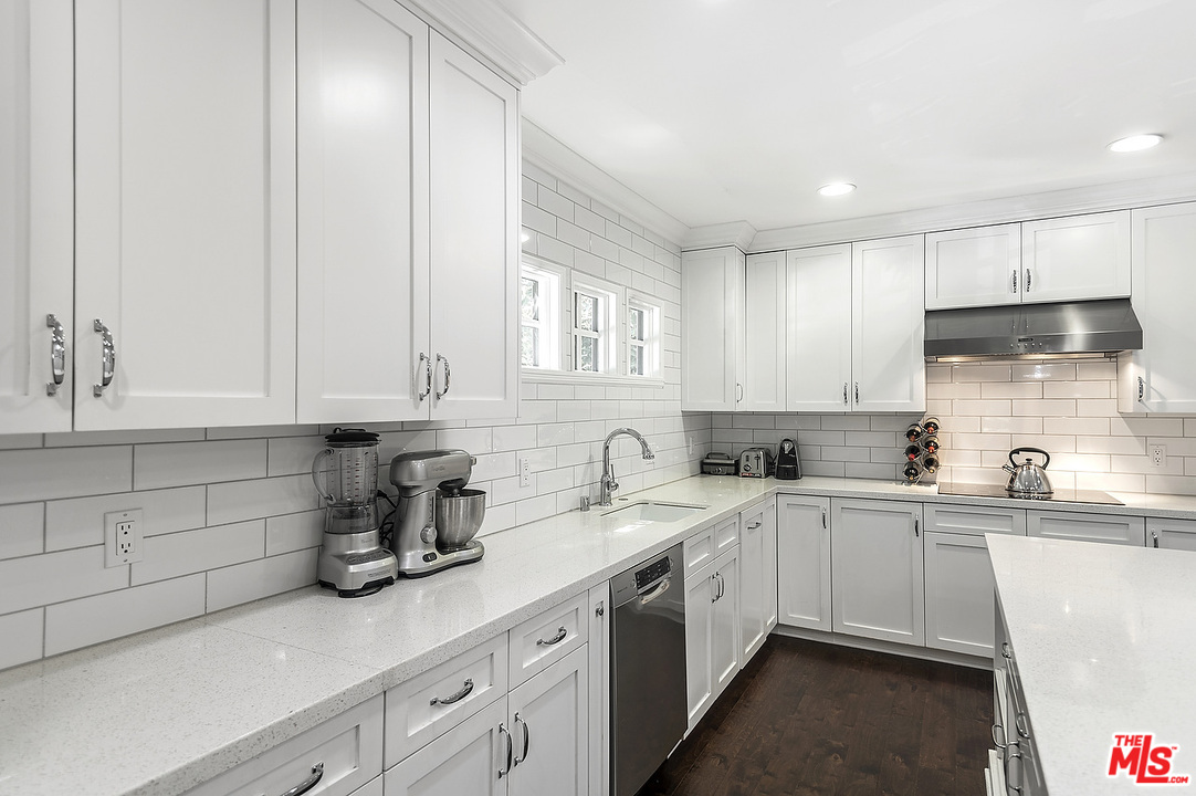 10561 Clarkson Road Los Angeles, CA 90064 - Photo 16 of 47 Gallery Image 16